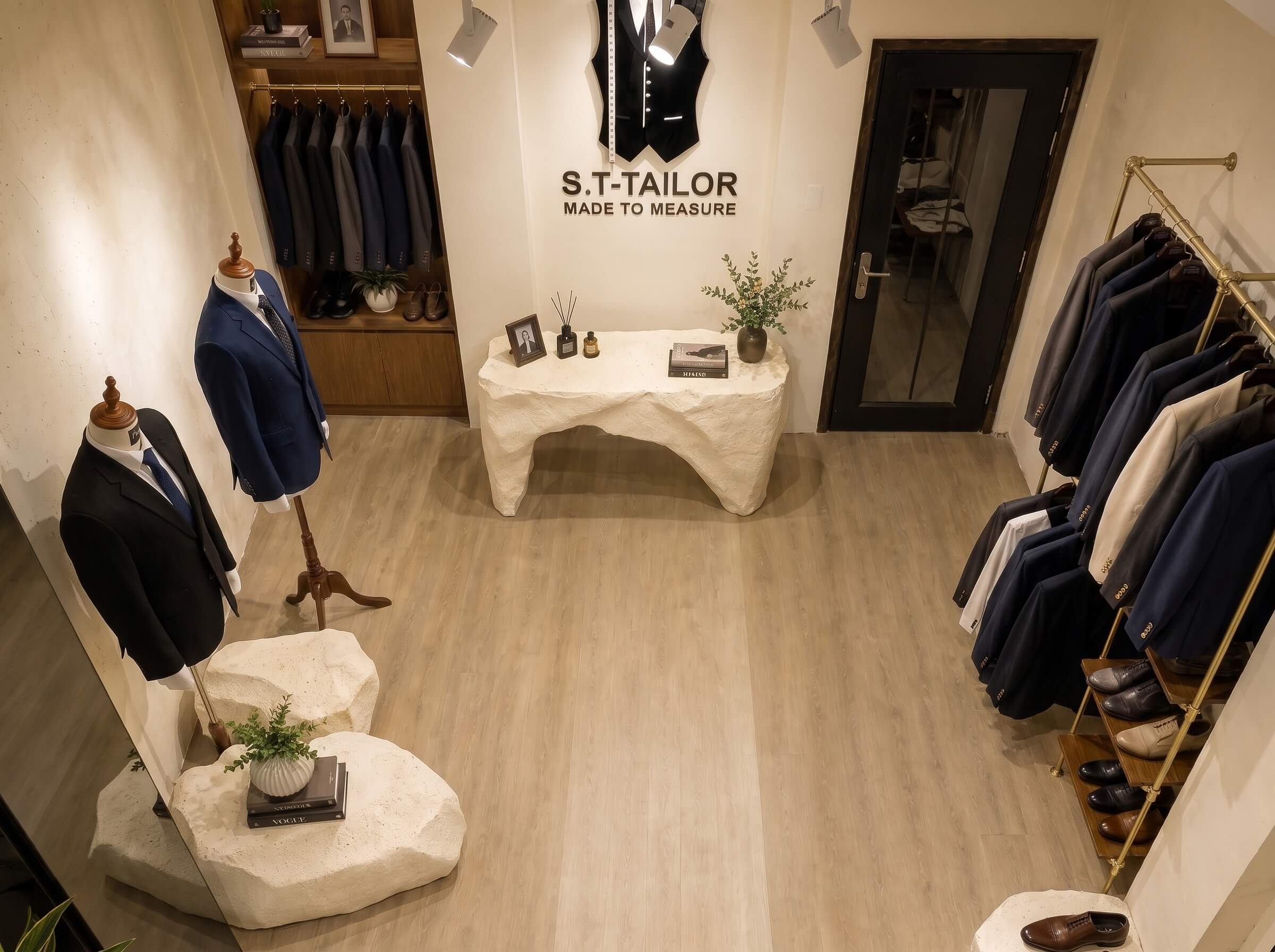 Wide view of the S.T Tailor showroom | Góc nhìn rộng không gian showroom S.T Tailor